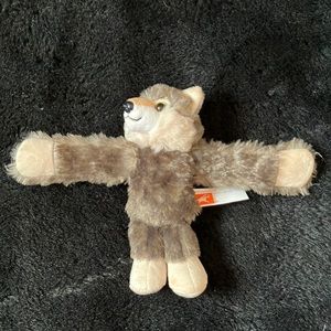 I just got this wolf wristband from great wolf log and I hope someone buys it